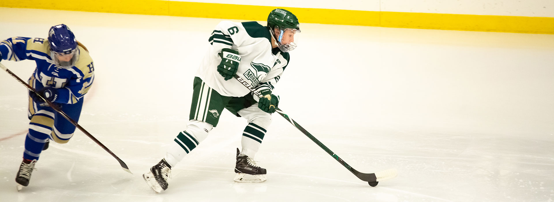 Danielle Bunting ’21 on the ice.