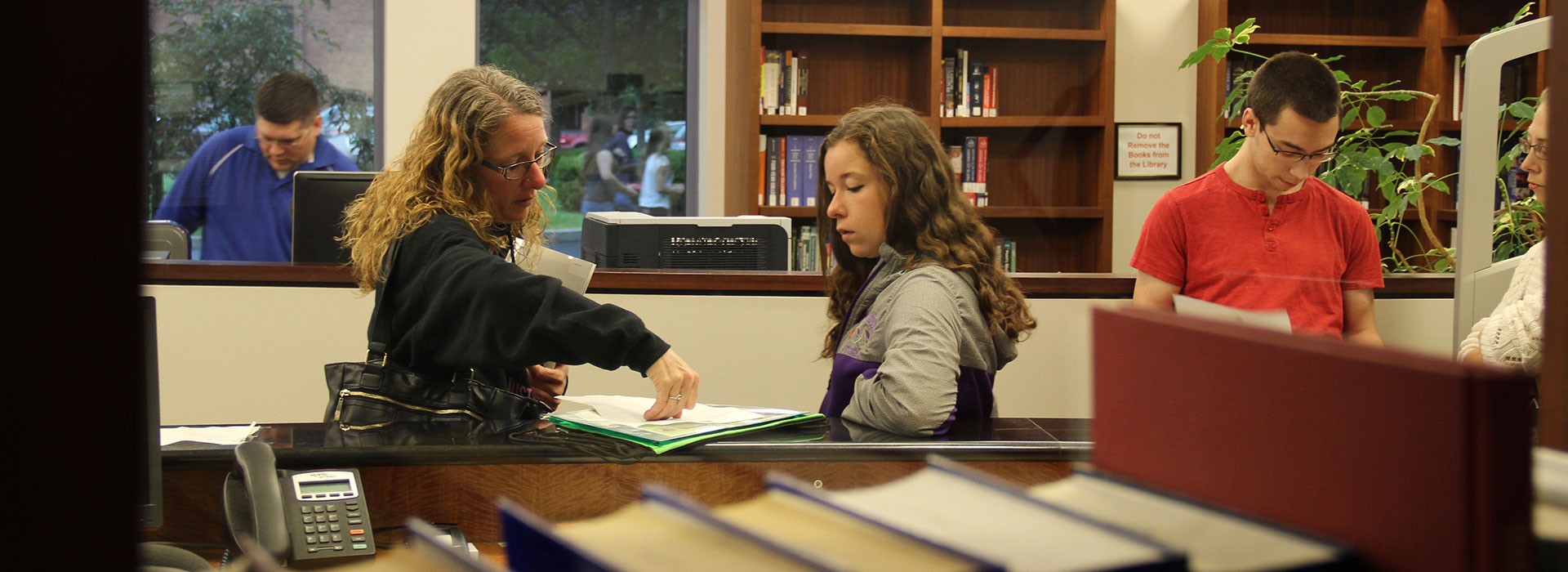 A student receives Admissions advice at the SUNY Morrisville Norwich Campus