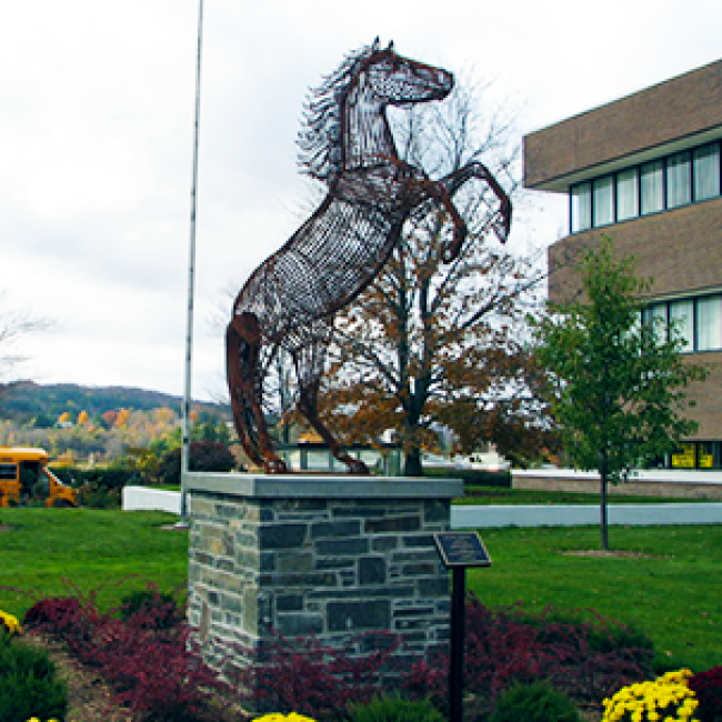 mustang statue