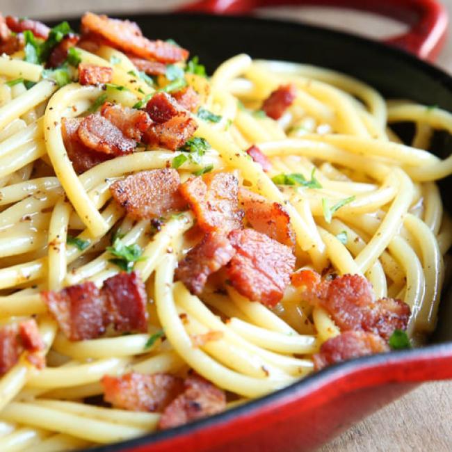 pasta carbonara in a pan