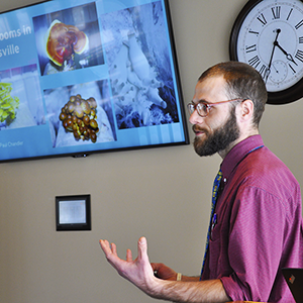 a participant presents his business idea