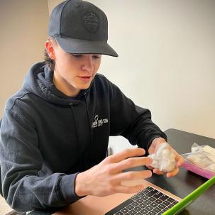  The agricultural business degree offers students the flexibility to enroll in livestock, agronomy, dairy, horticulture, equine, and many other agriculture courses. 